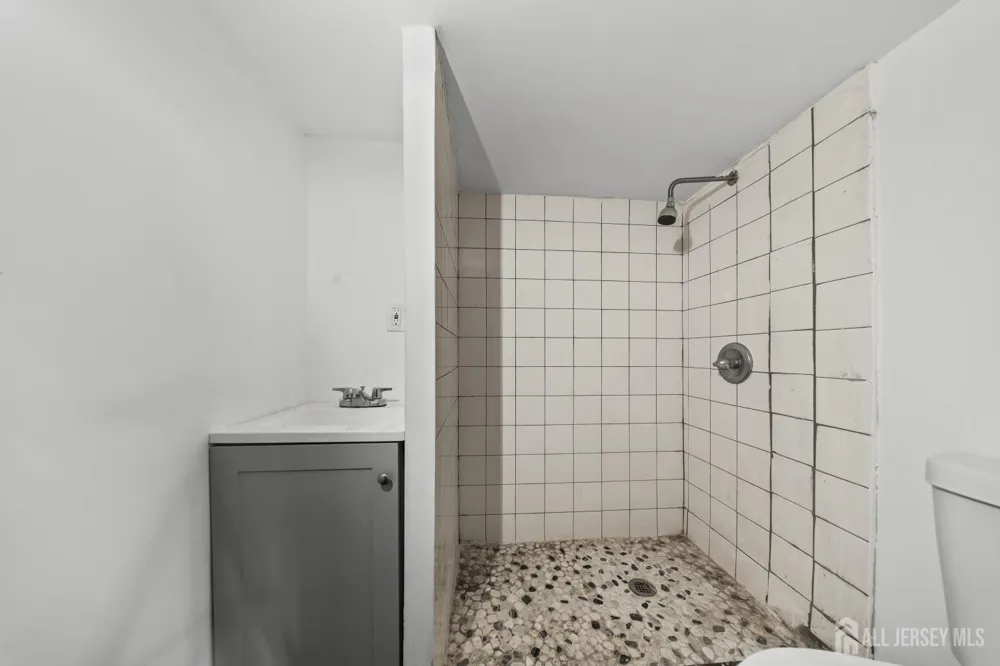 1029-1031 Kipling Road Elizabeth, NJ 07208