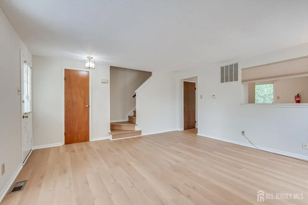 12 S Hill Drive Hamilton, NJ 08610