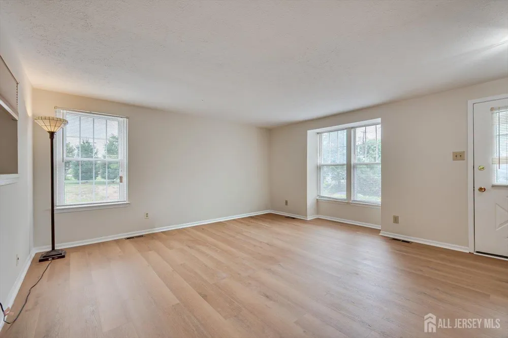 12 S Hill Drive Hamilton, NJ 08610
