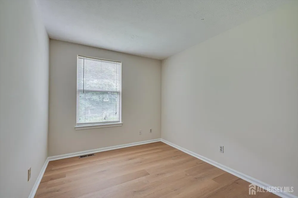 12 S Hill Drive Hamilton, NJ 08610