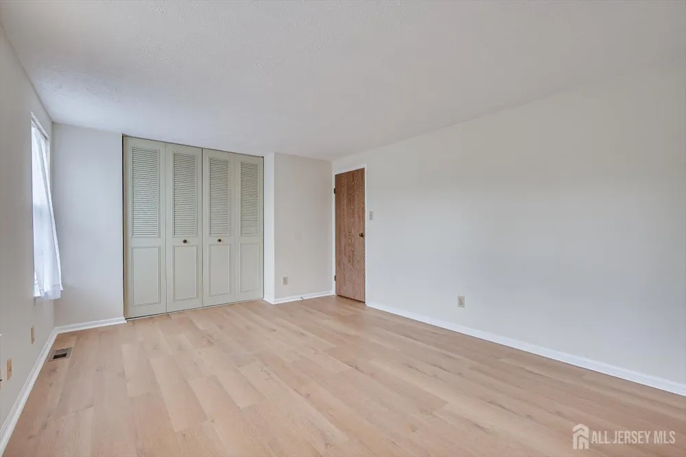 12 S Hill Drive Hamilton, NJ 08610