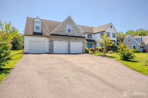 37 Kinglet Drive