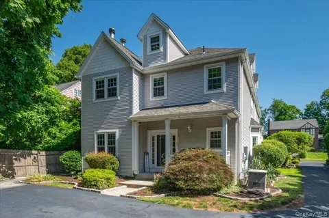 76 Smith Avenue