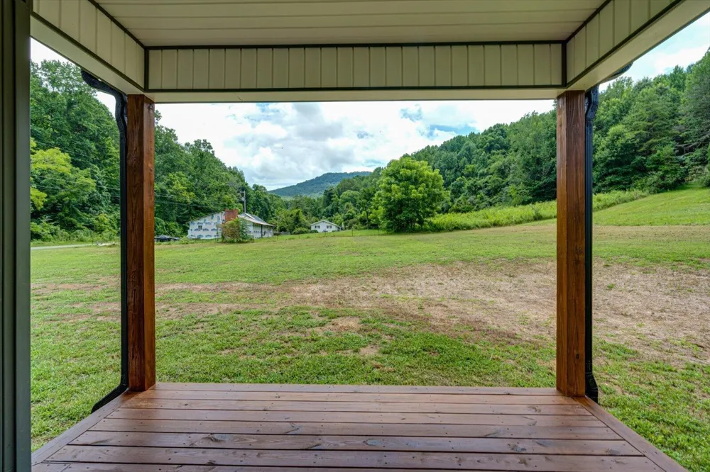 8880 Griffith Highway Whitwell, TN 37397