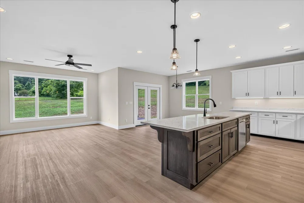 8880 Griffith Highway Whitwell, TN 37397