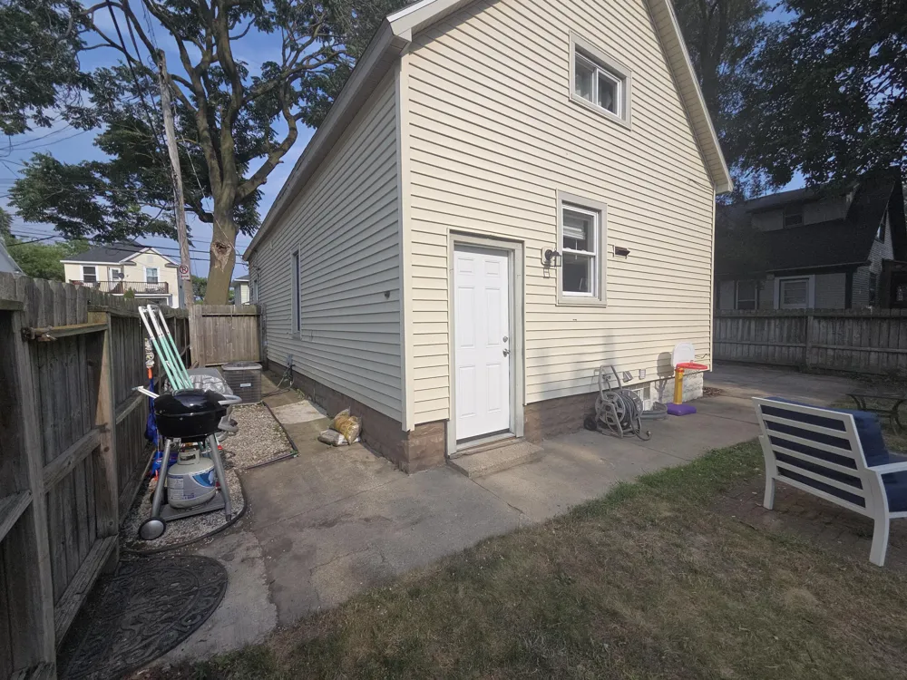 1809 Godfrey Avenue SW Wyoming City, MI 49509
