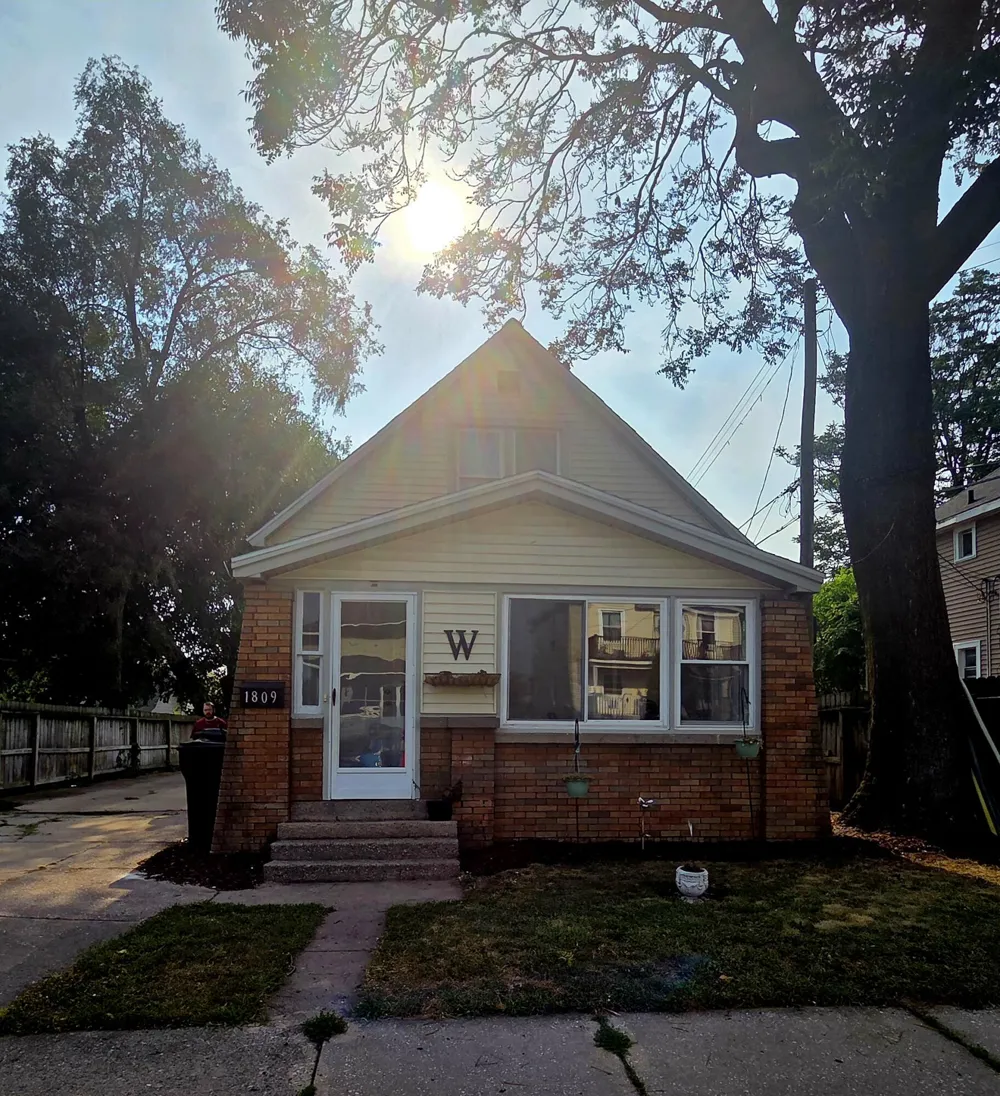 1809 Godfrey Avenue SW Wyoming City, MI 49509
