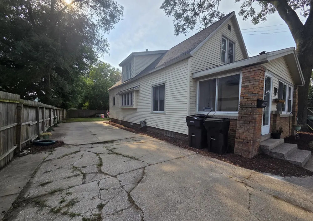 1809 Godfrey Avenue SW Wyoming City, MI 49509