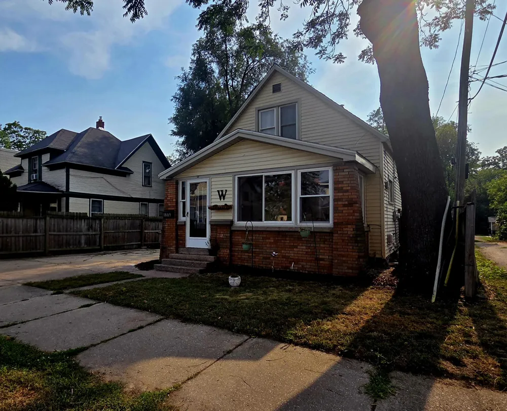 1809 Godfrey Avenue SW Wyoming City, MI 49509