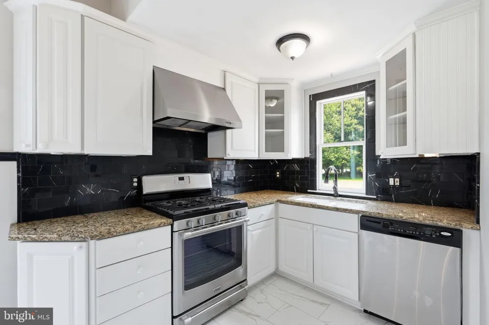 6924 SUNDOWN ROAD Laytonsville, MD 20882
