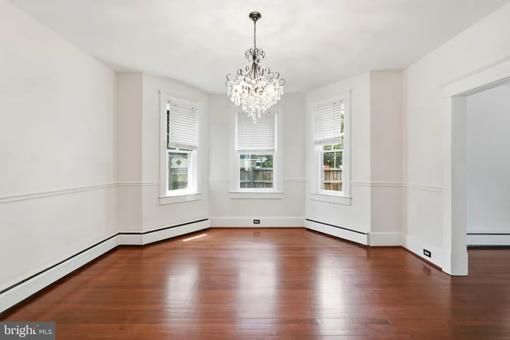 6924 SUNDOWN ROAD Laytonsville, MD 20882