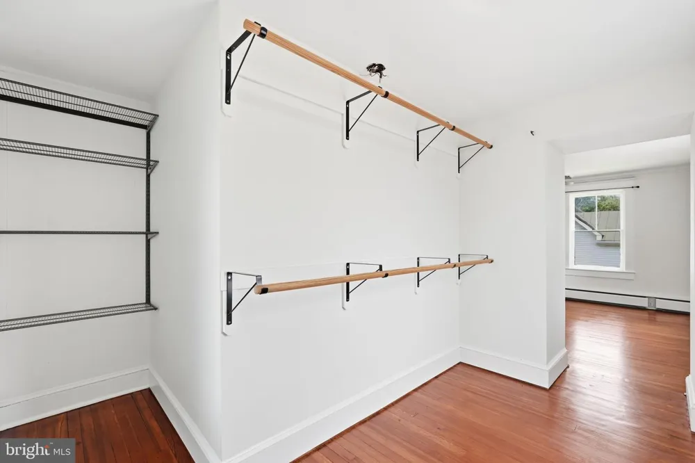 6924 SUNDOWN ROAD Laytonsville, MD 20882