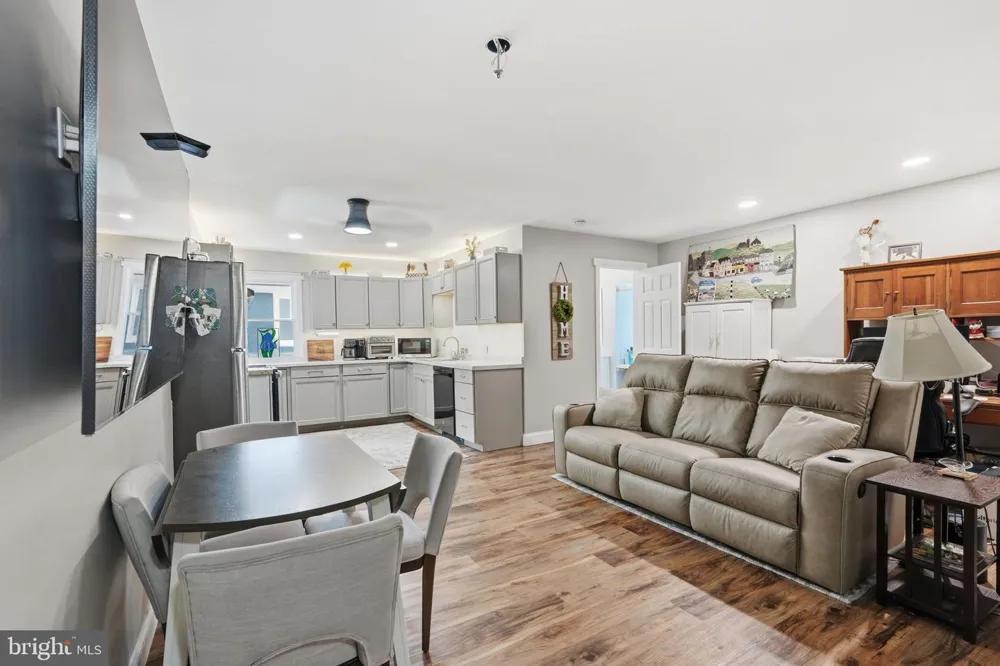 6924 SUNDOWN ROAD Laytonsville, MD 20882