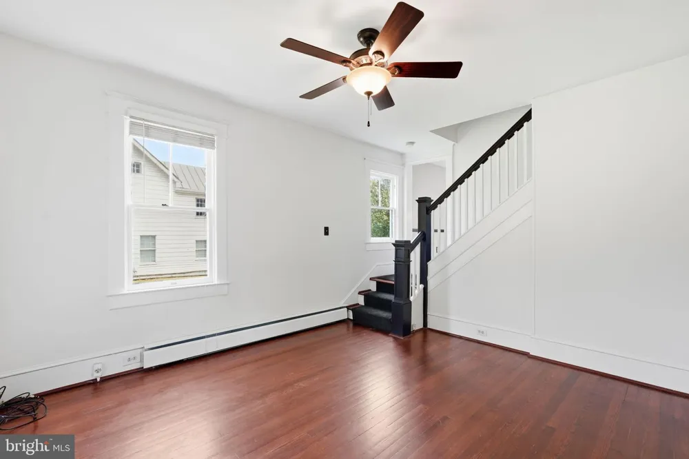 6924 SUNDOWN ROAD Laytonsville, MD 20882