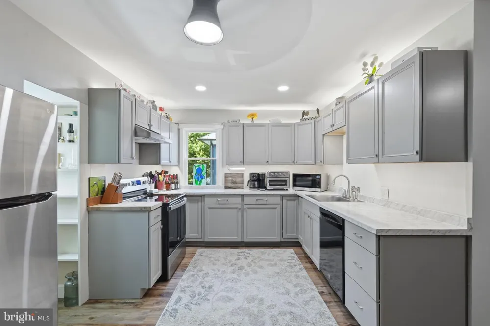 6924 SUNDOWN ROAD Laytonsville, MD 20882