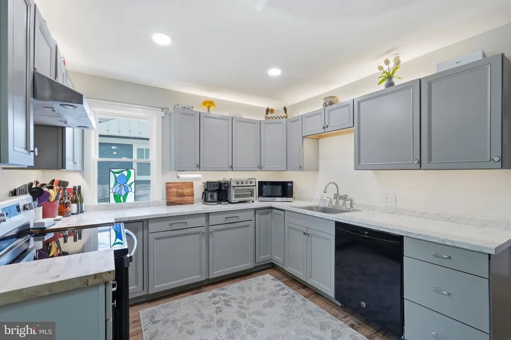 6924 SUNDOWN ROAD Laytonsville, MD 20882