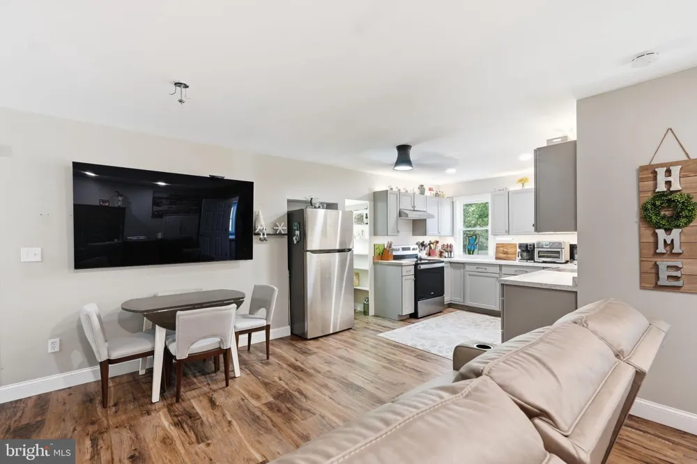 6924 SUNDOWN ROAD Laytonsville, MD 20882