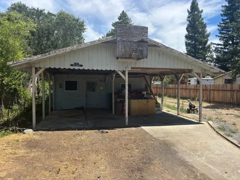 951 Highway 175 Highway