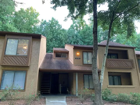 913 Seasons Parkway