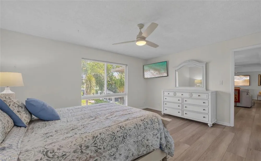 195 PEPPERMINT LANE #2 Naples, FL 34112