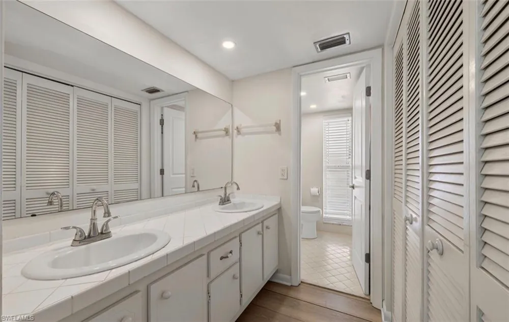 195 PEPPERMINT LANE #2 Naples, FL 34112