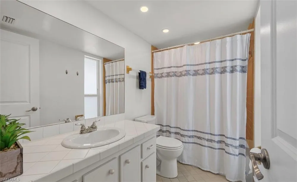 195 PEPPERMINT LANE #2 Naples, FL 34112