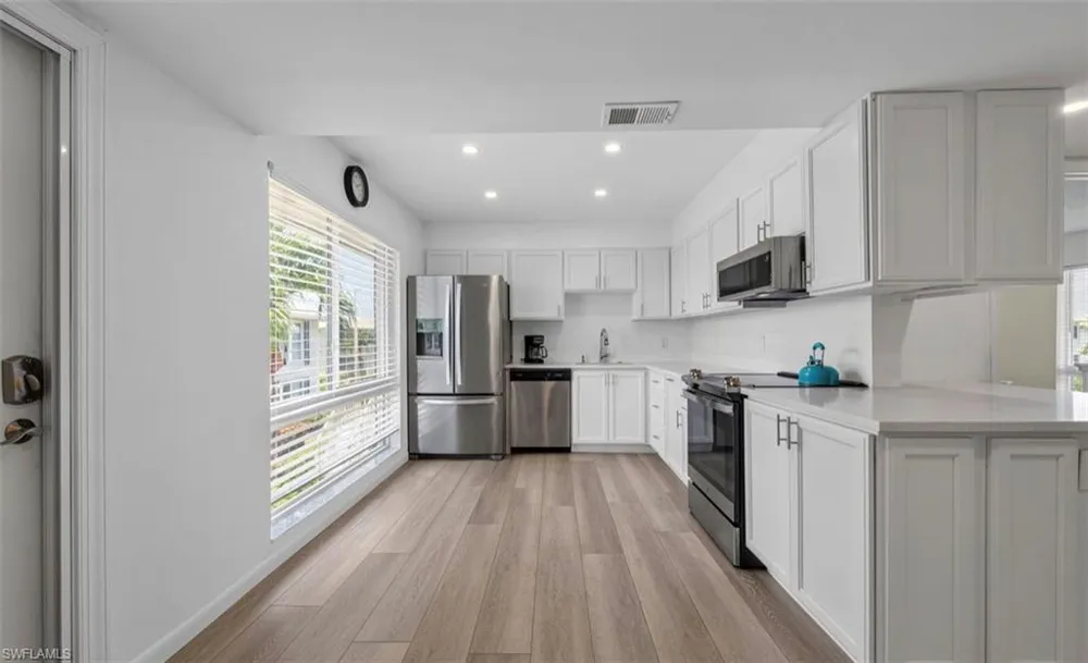 195 PEPPERMINT LANE #2 Naples, FL 34112