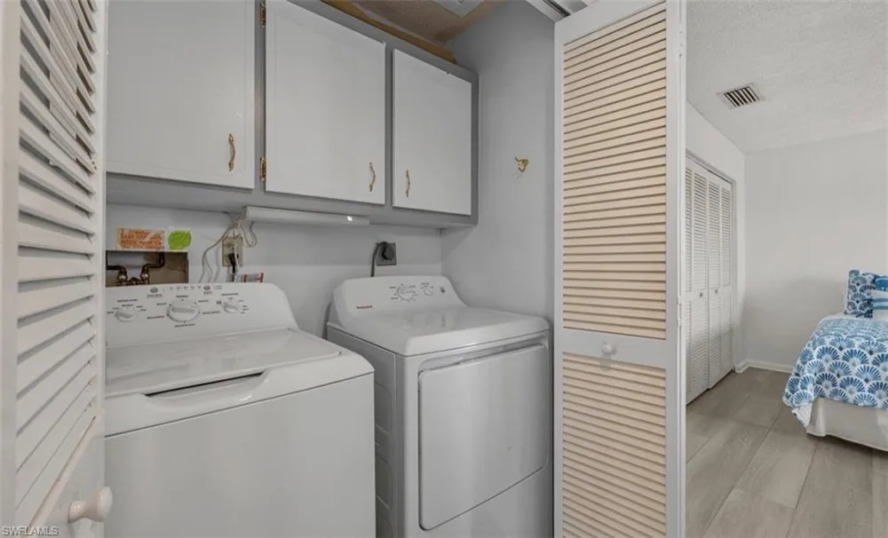 195 PEPPERMINT LANE #2 Naples, FL 34112