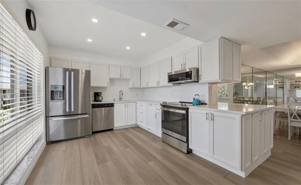 195 PEPPERMINT LANE #2 Naples, FL 34112