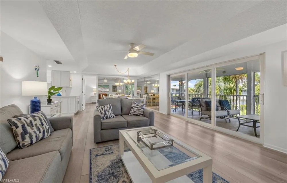 195 PEPPERMINT LANE #2 Naples, FL 34112