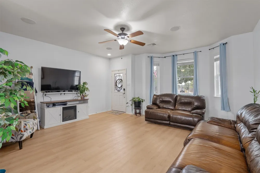 1316 Hensley Drive Leander, TX 78641