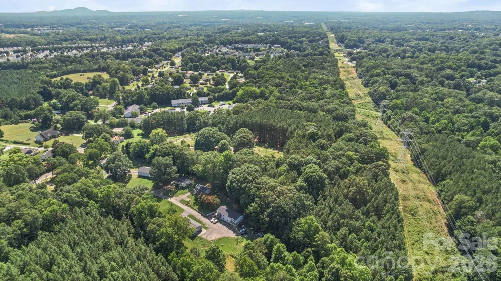 606 Robinson Clemmer Road Dallas, NC 28034