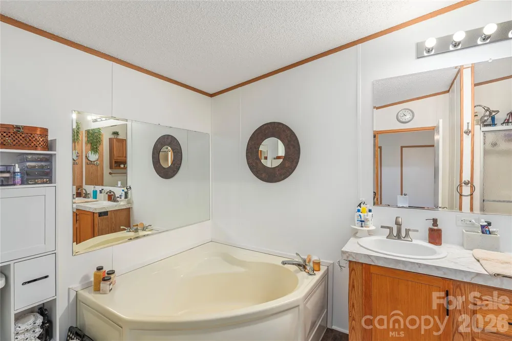 40 Farmstead Road Leicester, NC 28748