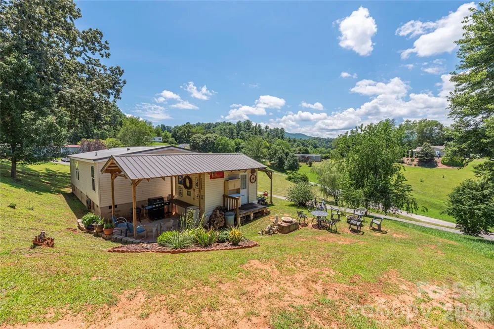 40 Farmstead Road Leicester, NC 28748