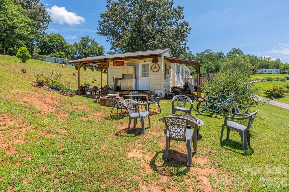 40 Farmstead Road Leicester, NC 28748