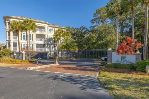 1301 Grand View Drive