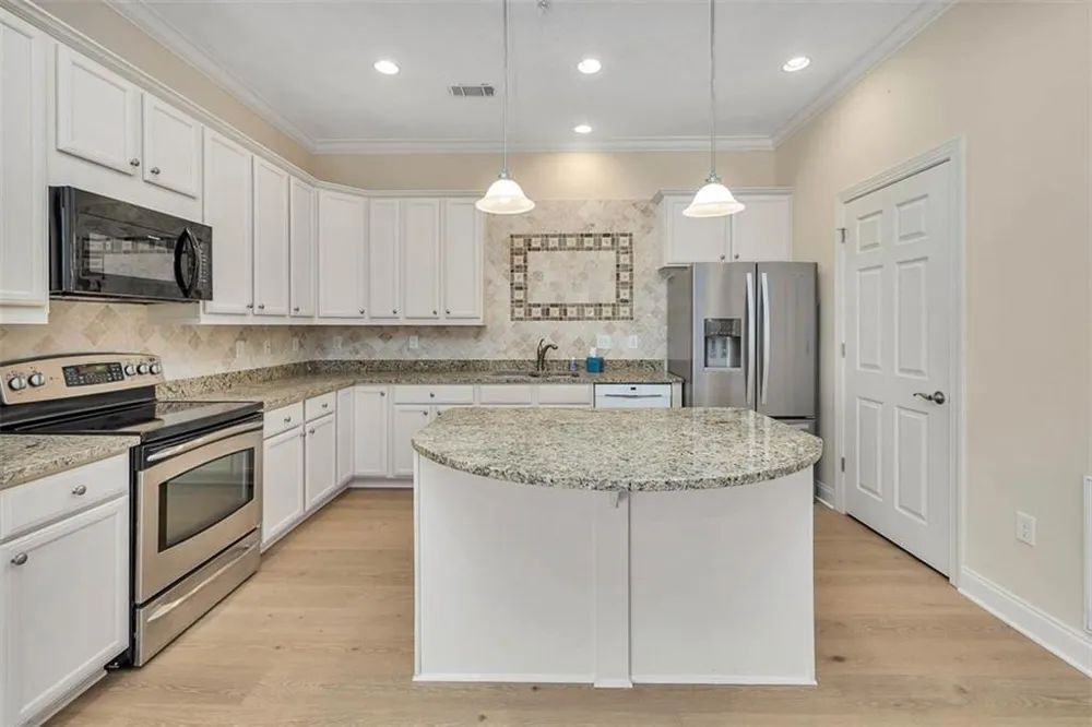 1301 Grand View Drive St. Simons, GA 31522