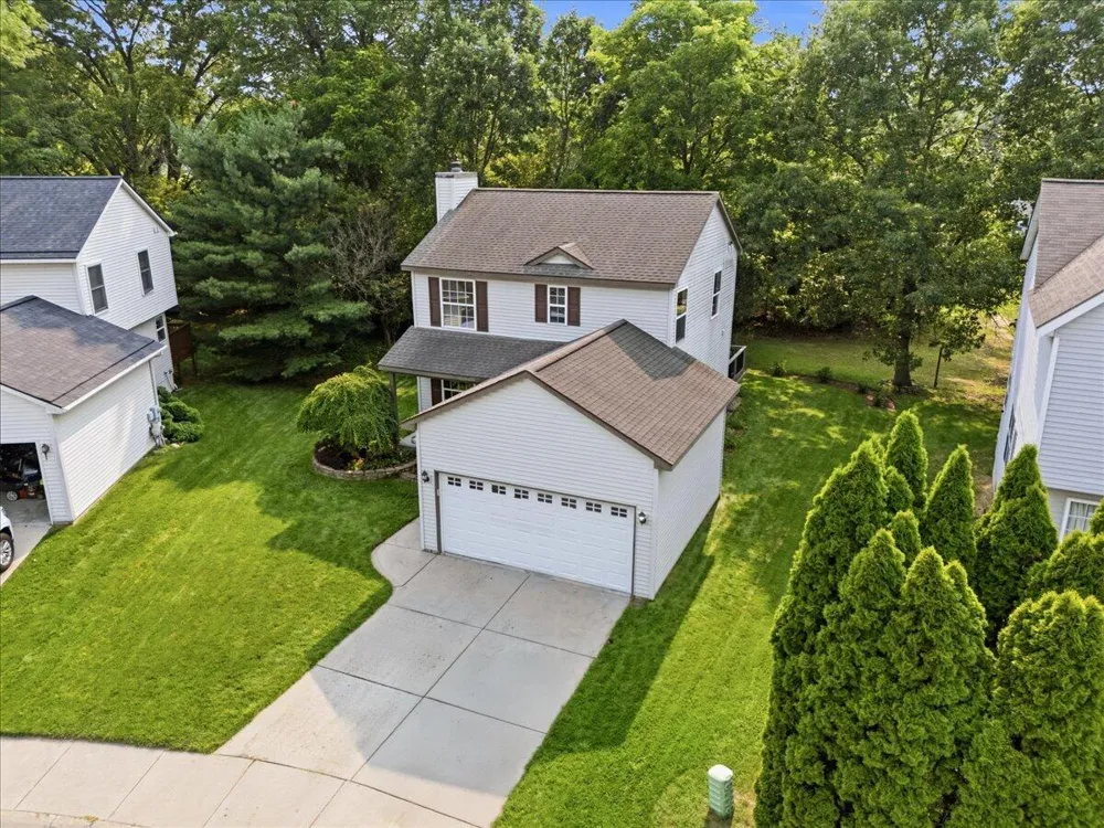 608 Heritage Circle Fenton, MI 48430