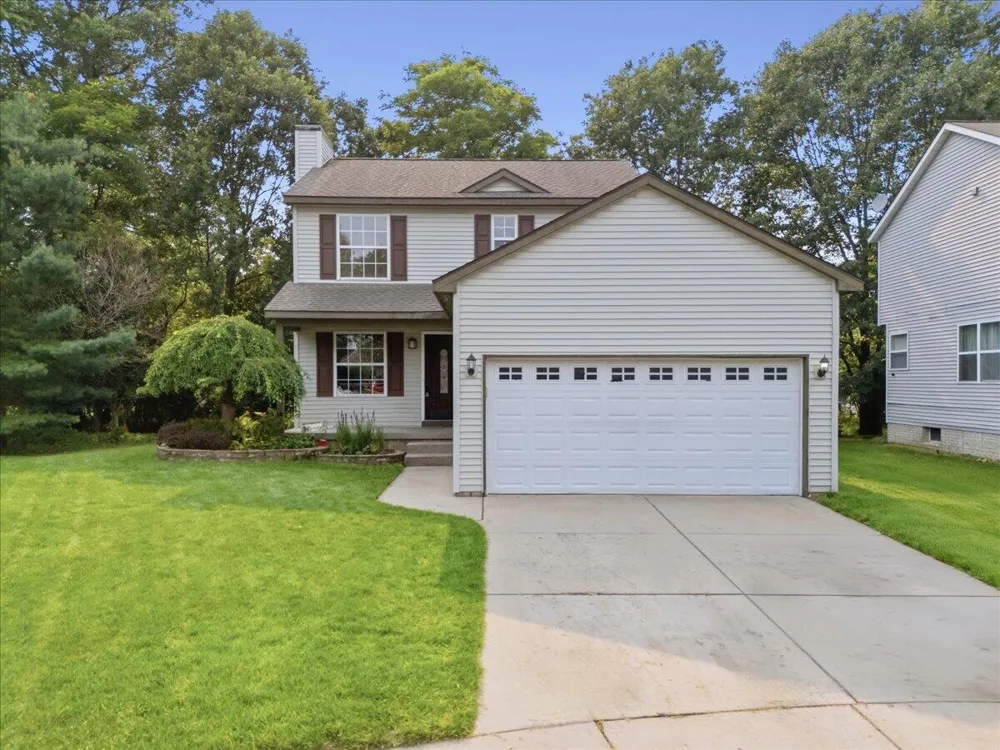 608 Heritage Circle Fenton, MI 48430