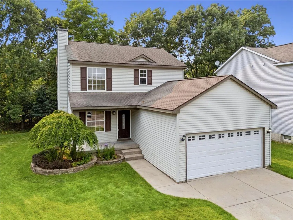 608 Heritage Circle Fenton, MI 48430