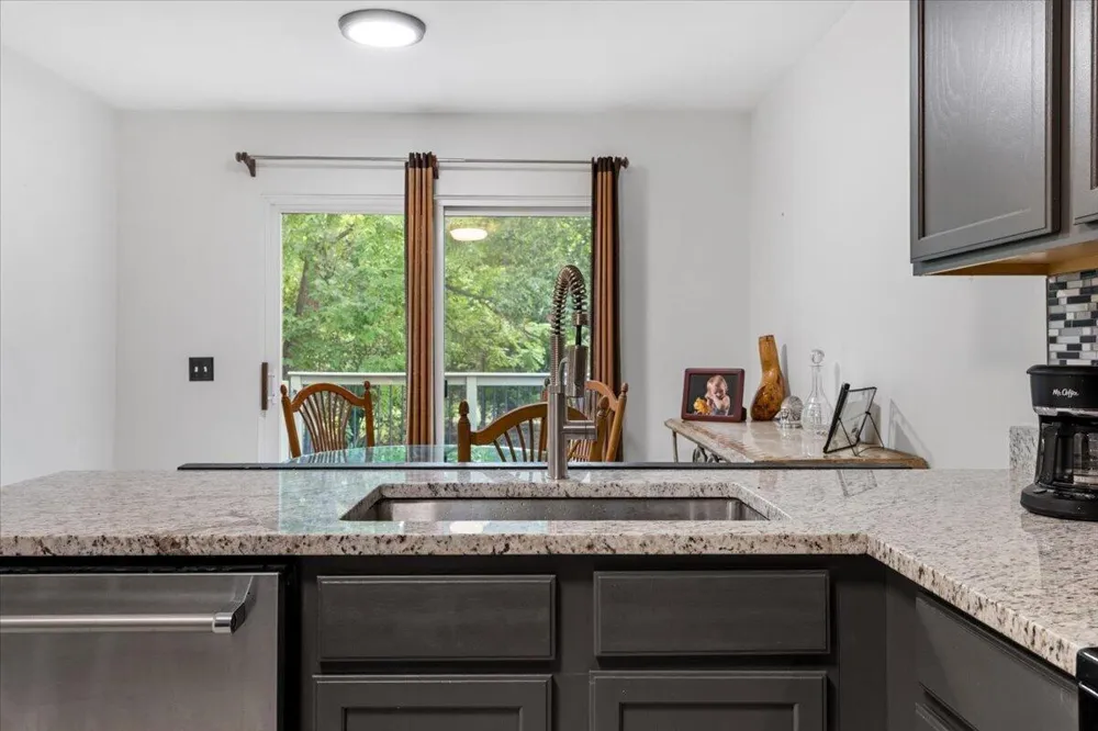608 Heritage Circle Fenton, MI 48430