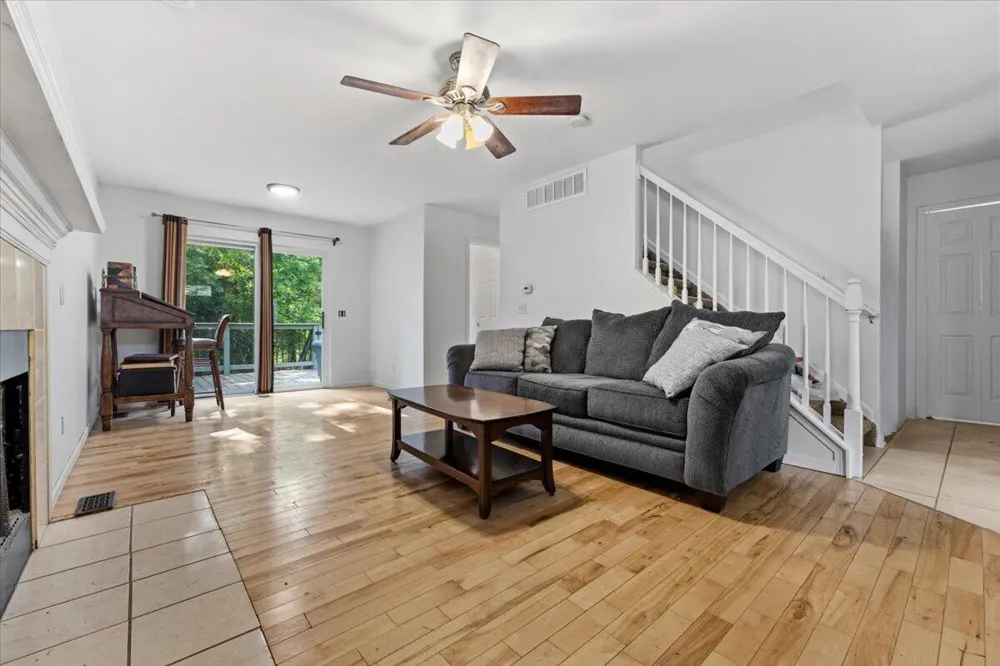 608 Heritage Circle Fenton, MI 48430