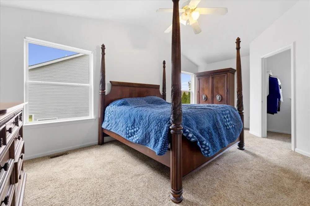 608 Heritage Circle Fenton, MI 48430