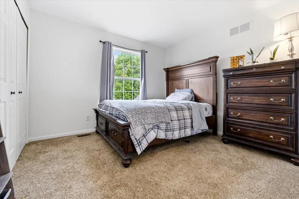 608 Heritage Circle Fenton, MI 48430