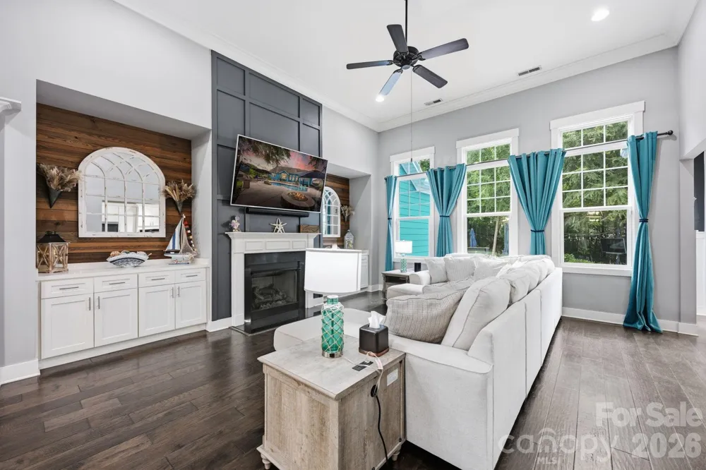 6957 Pin Oaks Drive Denver, NC 28037