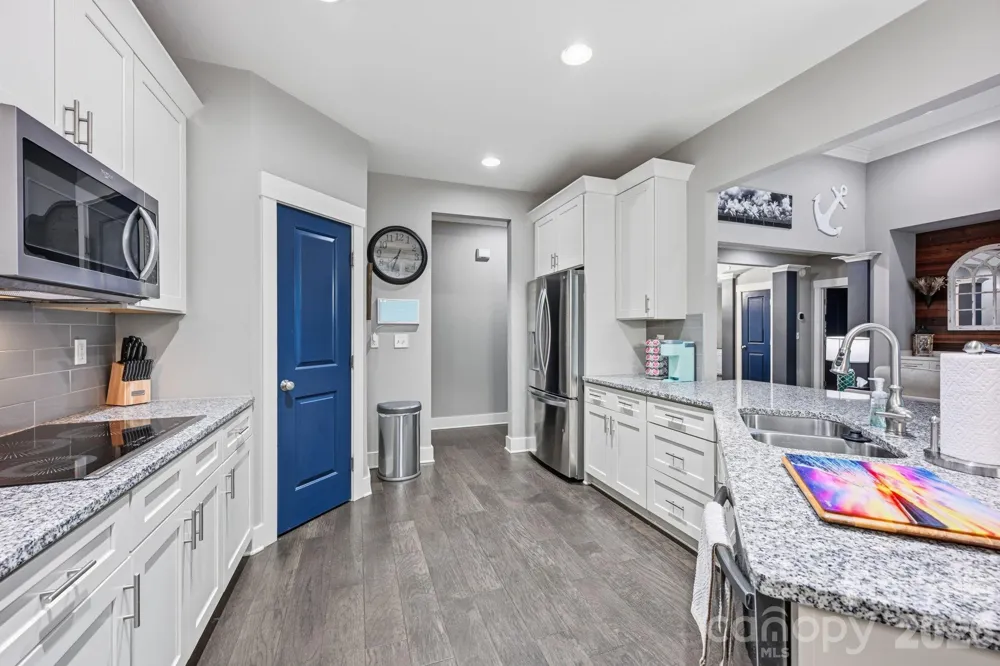 6957 Pin Oaks Drive Denver, NC 28037