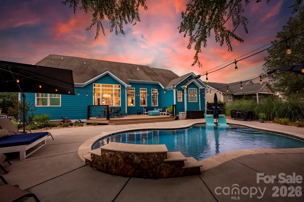 6957 Pin Oaks Drive Denver, NC 28037