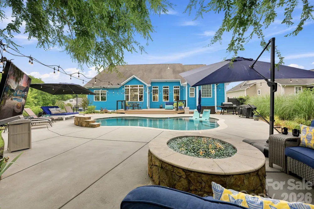 6957 Pin Oaks Drive Denver, NC 28037