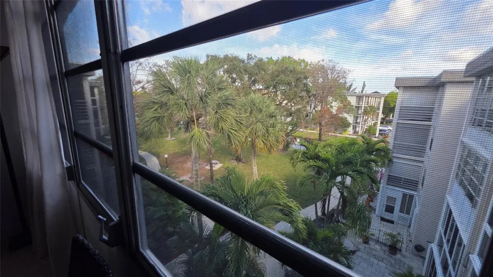 4851 NW 26TH COURT #437 Lauderdale Lakes, FL 33313