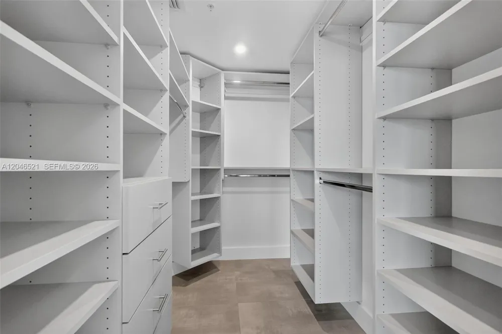 3370 Hidden Bay Dr #1212 Aventura, FL 33180